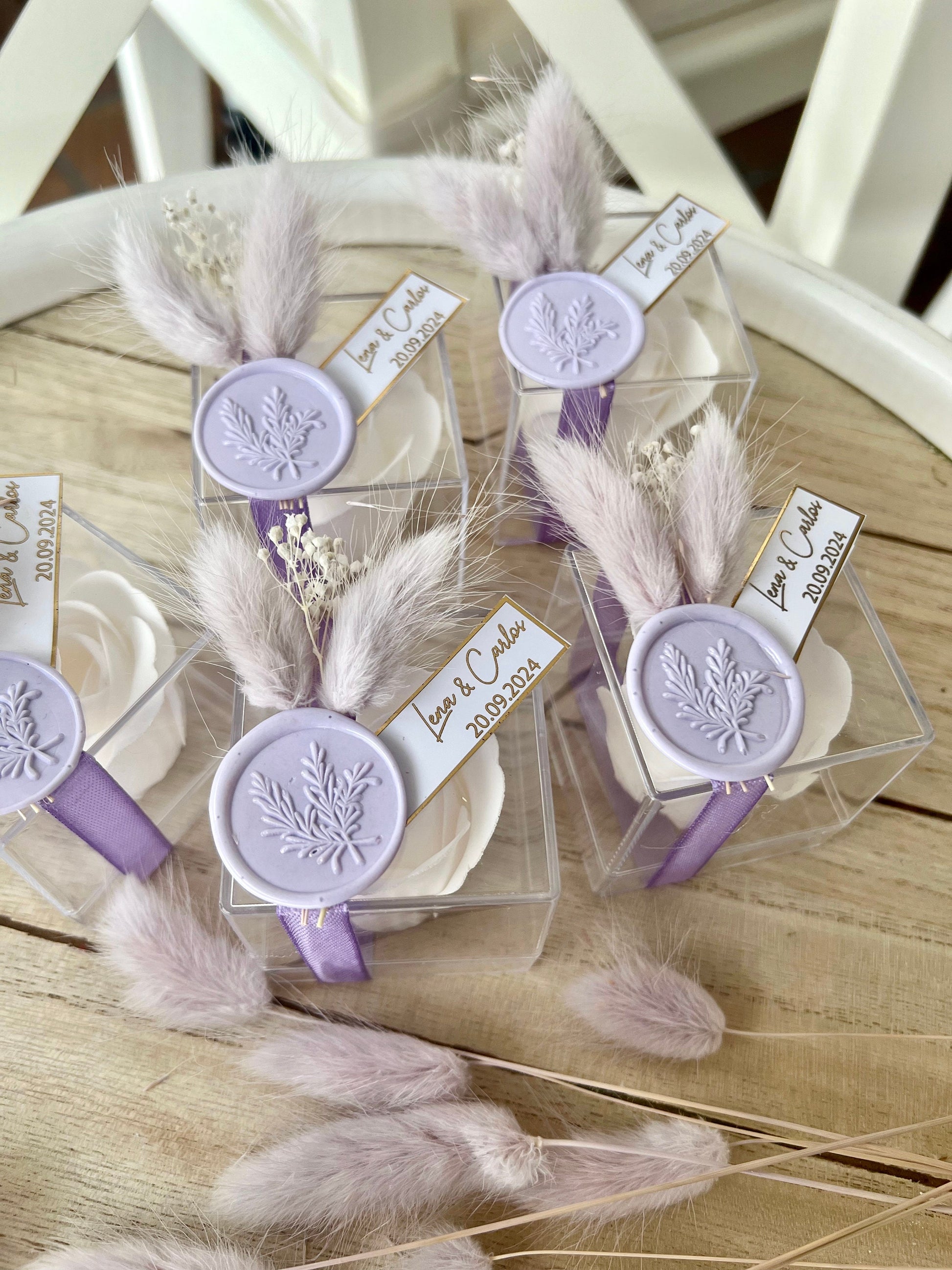 Gastgeschenk Rosenbox Rosenseife personalisiert - Hochzeit Verlobung Taufe - Flieder Violett