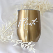 Thermobecher Weinbecher in Gold personalisiert mit Namen - Strohhalmöffnung - edel luxuriös und minimalistisch - JGA, Geschenk Frauen