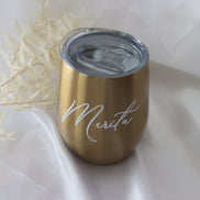 Thermobecher Weinbecher in Gold personalisiert mit Namen - Strohhalmöffnung - edel luxuriös und minimalistisch - JGA, Geschenk Frauen