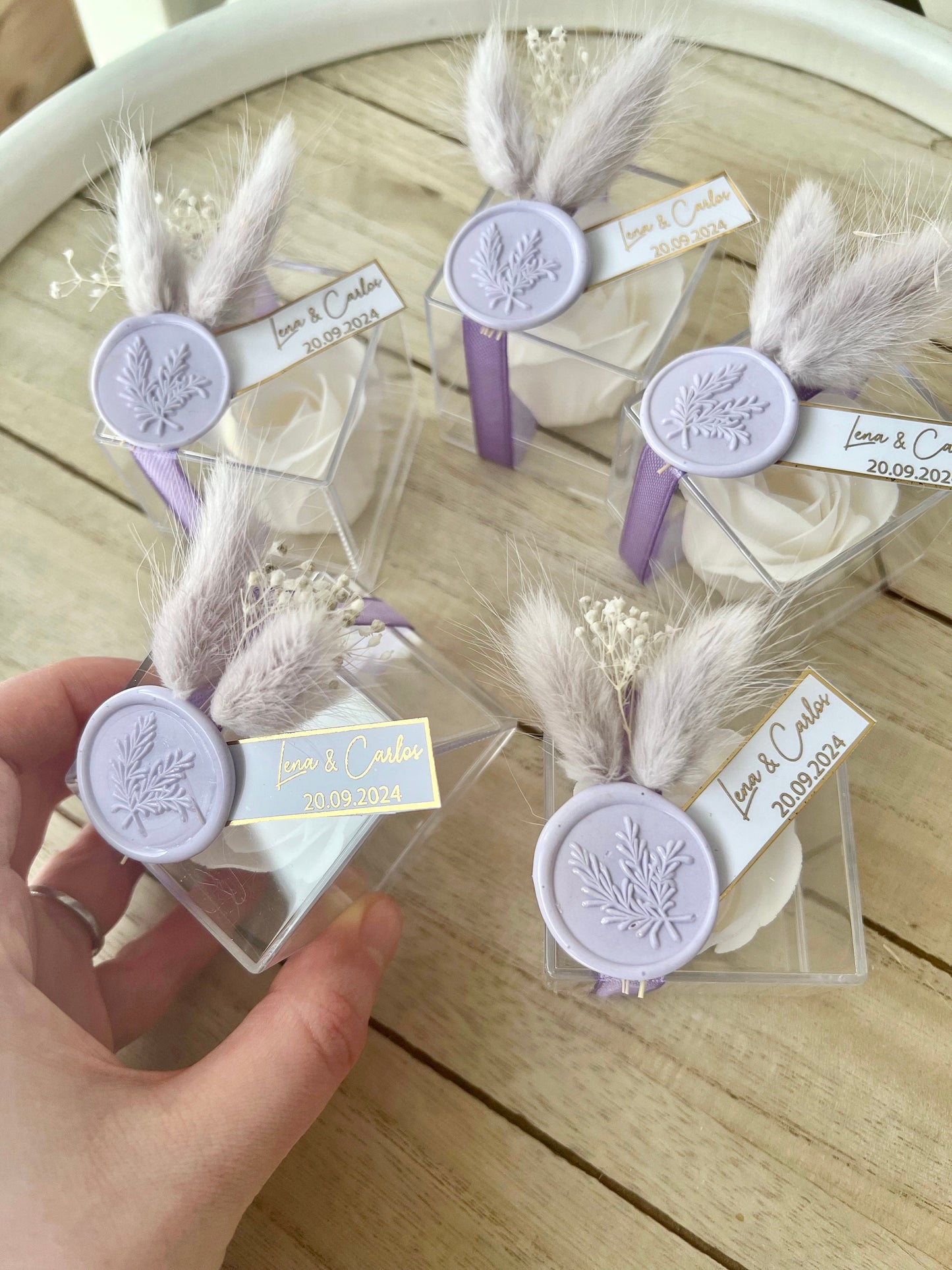 Gastgeschenk Rosenbox Rosenseife personalisiert - Hochzeit Verlobung Taufe - Flieder Violett