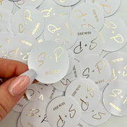 Personalisierte Etiketten mit Initial & Datum - Metallic Veredelung in Gold oder Silber - gelocht oder ungelocht - Gastgeschenke DIY