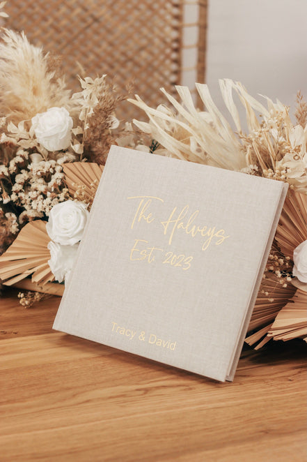 Gästebuch aus Leinen Hochzeit personalisiert mit Nachnamen, Datum & Vornamen - Fotoalbum beige minimalistisch