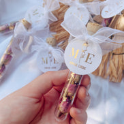 Gastgeschenk Hochzeit Verlobung - Reagenzglas mit getrockneten Rosenknospen & Blattgold 