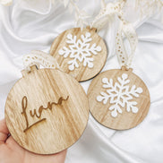 Weihnachtskugel personalisiert mit Gravur & 3D Schneeflocke | Christbaumkugel | Gastgeschenk | verschiedene Farben | 8cm groß | bruchsicher