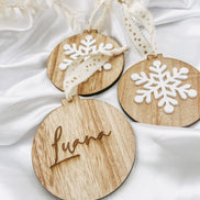 Weihnachtskugel personalisiert mit Gravur & 3D Schneeflocke | Christbaumkugel | Gastgeschenk | verschiedene Farben | 8cm groß | bruchsicher