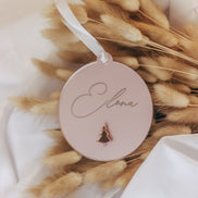 Weihnachtskugel aus Acrylglas personalisiert mit 3D Baum | Christbaumkugel | Gastgeschenk | verschiedene Farben | 9,5 cm groß