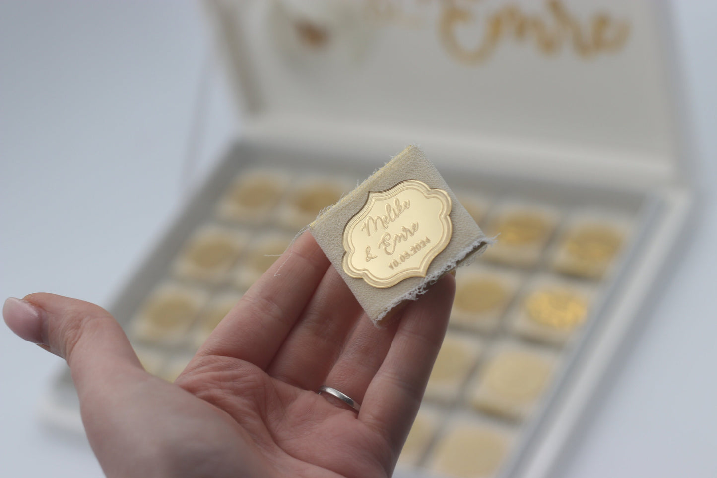 Schokobox mit Acrylnamen & Ornamenten - Gastgeschenk Hochzeit Verlobung Geburtstag - Sözümüz Söz