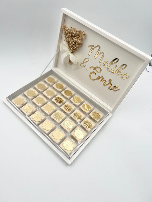Schokobox mit Acrylnamen & Ornamenten - Gastgeschenk Hochzeit Verlobung Geburtstag - Sözümüz Söz