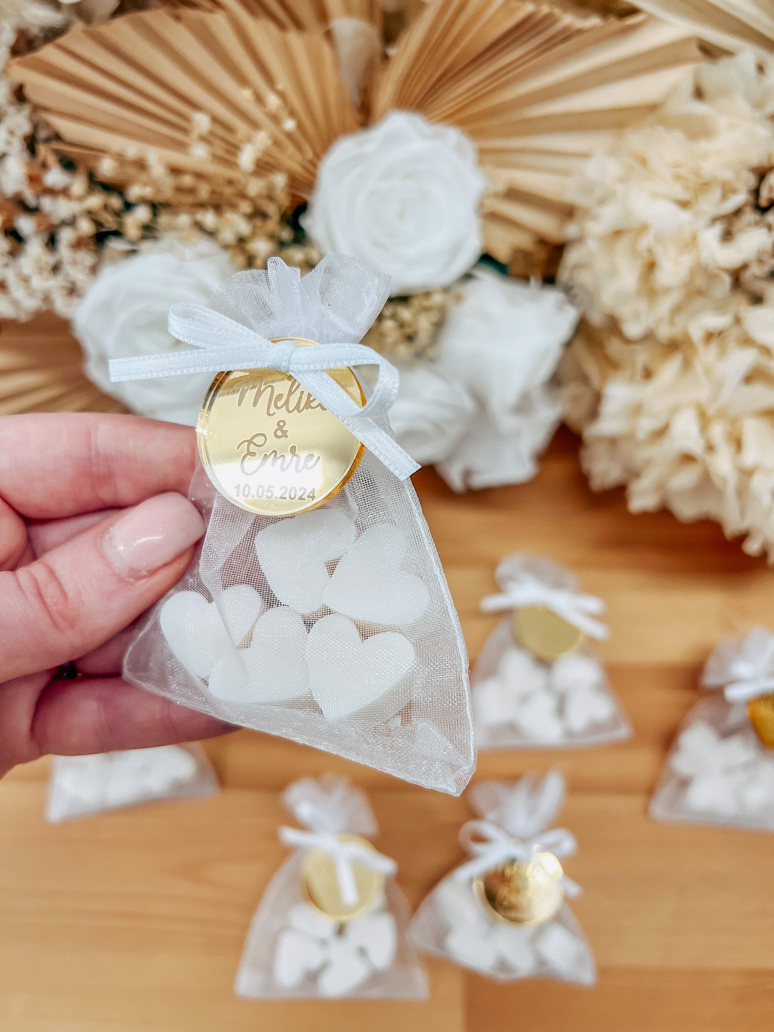 Gastgeschenk Hochzeit - Seifenbeutel mit Acryl Anhänger - Schneerose Duft - Verlobung Taufe Geburt