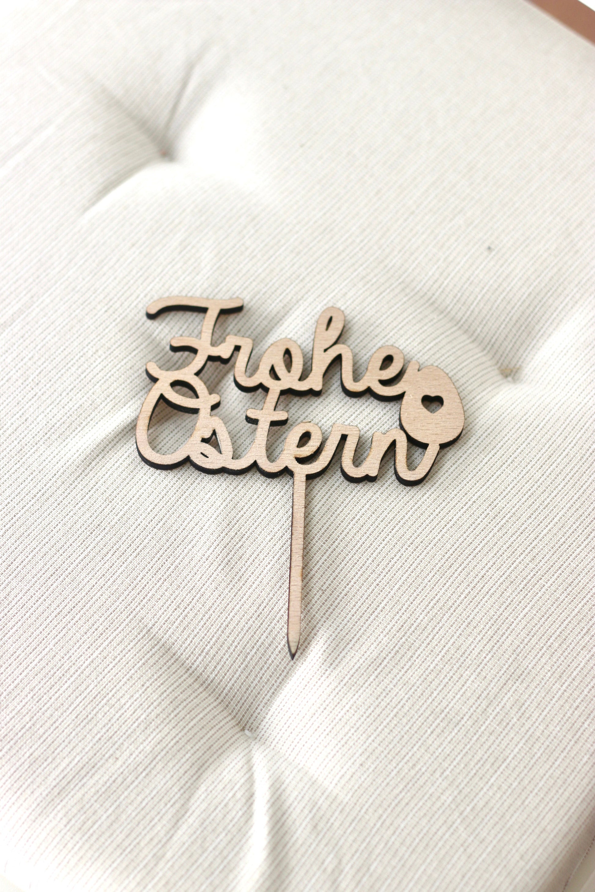 Ostern // Caketopper // Frohe Ostern Dekoration // Holzstecker für den Kuchen oder Pflanzen