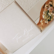 Team Bride - JGA Fotoalbum / Gästebuch - Mit Namen der Braut - Leinenstoff beige