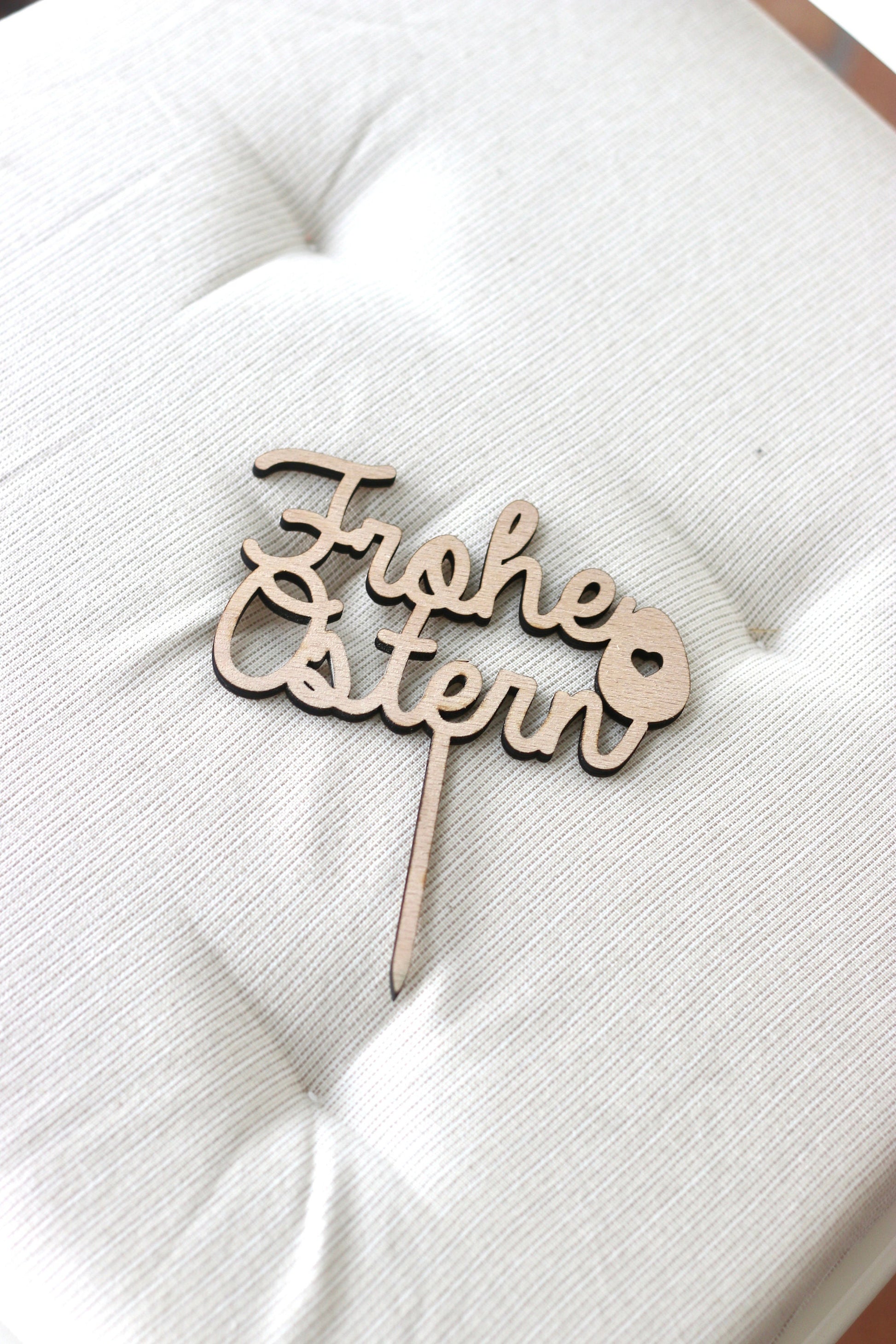 Ostern // Caketopper // Frohe Ostern Dekoration // Holzstecker für den Kuchen oder Pflanzen